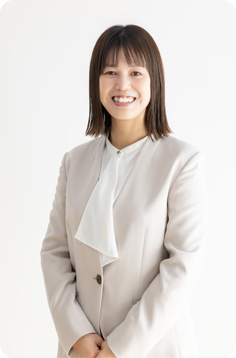 女性スタッフ